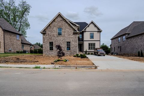 Single Family Residence in Murfreesboro TN 920 empire Blvd.jpg