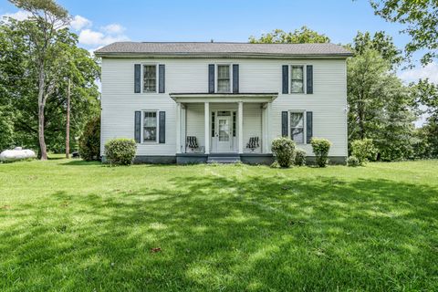 Single Family Residence in Jackson TN 670 Cotton Grove Rd.jpg