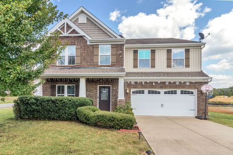 Single Family Residence in Murfreesboro TN 1001 Harwell Ln.jpg