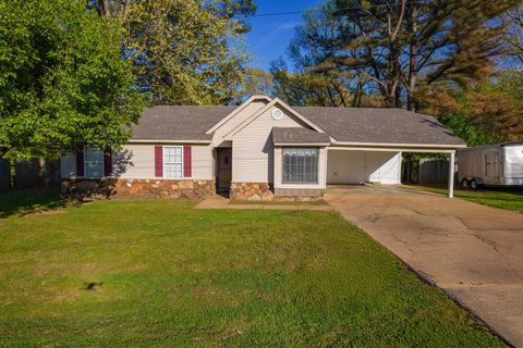 Single Family Residence in Jackson TN 46 Wild Valley Ln.jpg