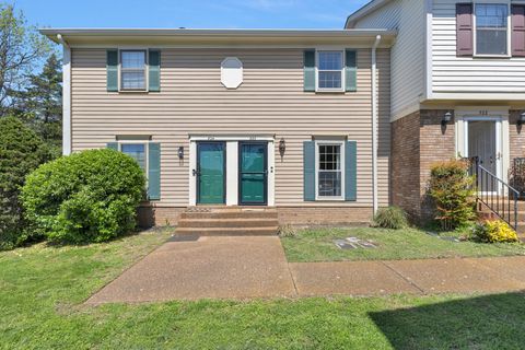 Townhouse in Brentwood TN 523 Brentwood Pt.jpg