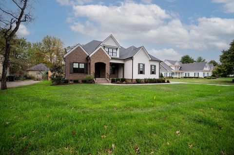 Single Family Residence in Murfreesboro TN 1019 Glasgow Dr.jpg