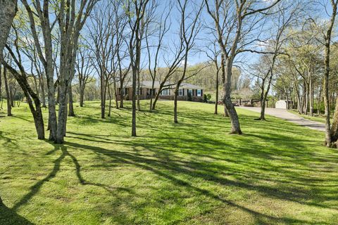 Single Family Residence in Nashville TN 1925 Cromwell Dr.jpg