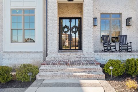 Single Family Residence in Franklin TN 910 Sunset Ridge Dr 5.jpg
