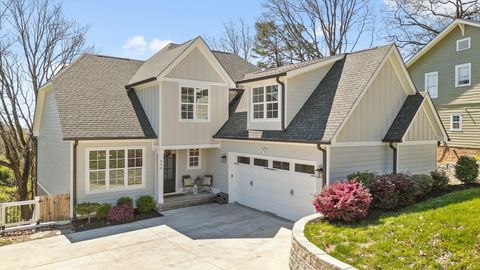 Single Family Residence in Chattanooga TN 808 Mount Vernon Circle.jpg