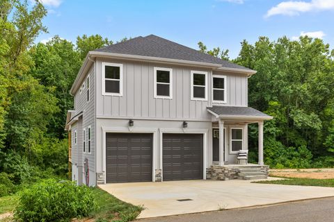 Single Family Residence in Chattanooga TN 918 Lullwater Road.jpg