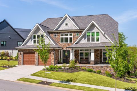 Single Family Residence in Chattanooga TN 506 Sun Valley Road.jpg
