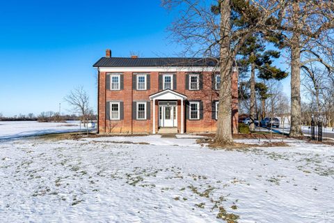 Single Family Residence in Chester Twp OH 9506 St Rt 73.jpg