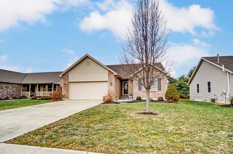 Single Family Residence in Carlisle OH 611 Meadowview Court.jpg