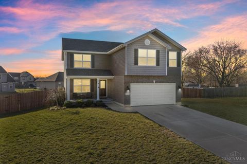Single Family Residence in Carlisle OH 211 Oakridge Court.jpg