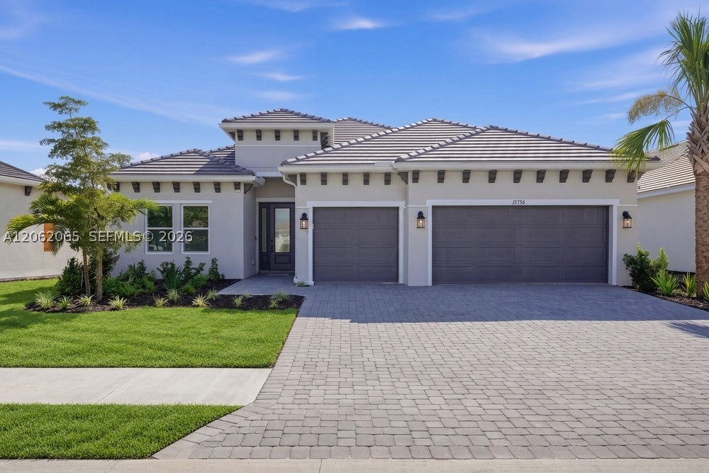 15756 Modena St, Naples, FL 34114