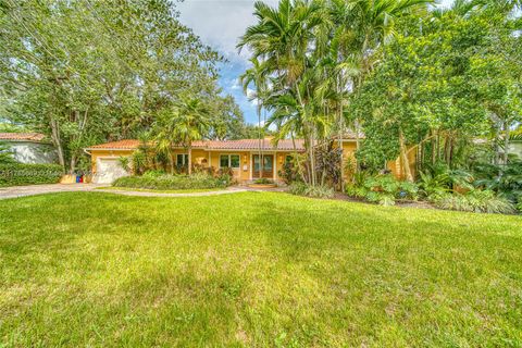 Single Family Residence in Coral Gables FL 721 Catalonia Ave.jpg