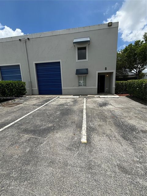 Industrial in Hialeah Gardens FL 10780 NW 138th St #D-3.jpg