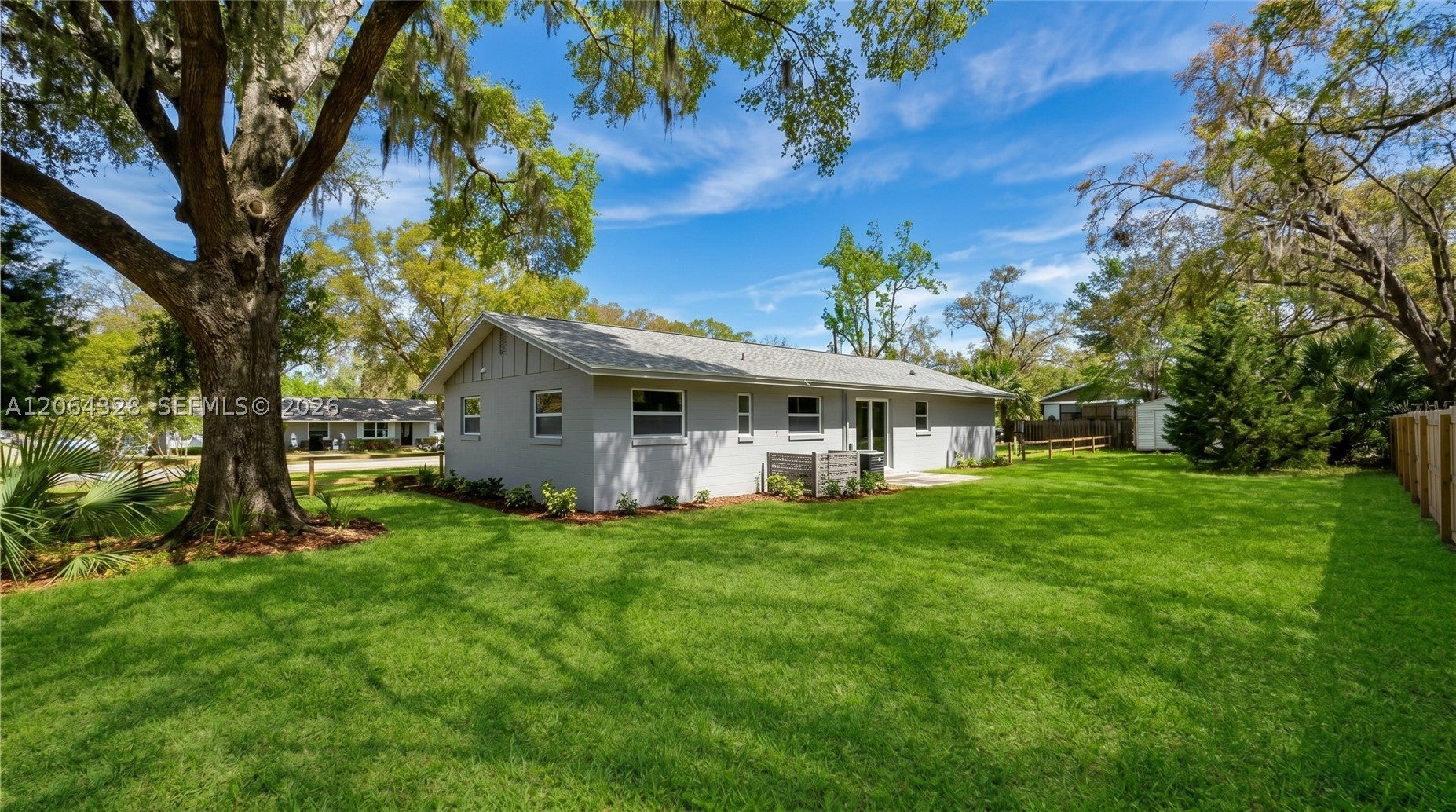 1812 NE 50 St, Ocala, FL 34479 photo