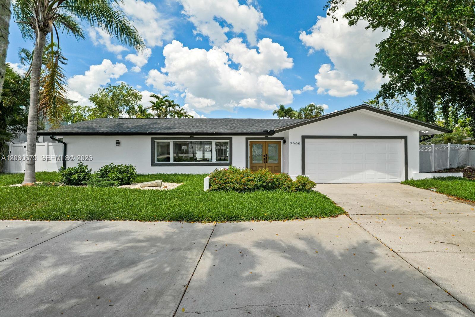 7905 9 Ave, Saint Petersburg, FL 33707 photo