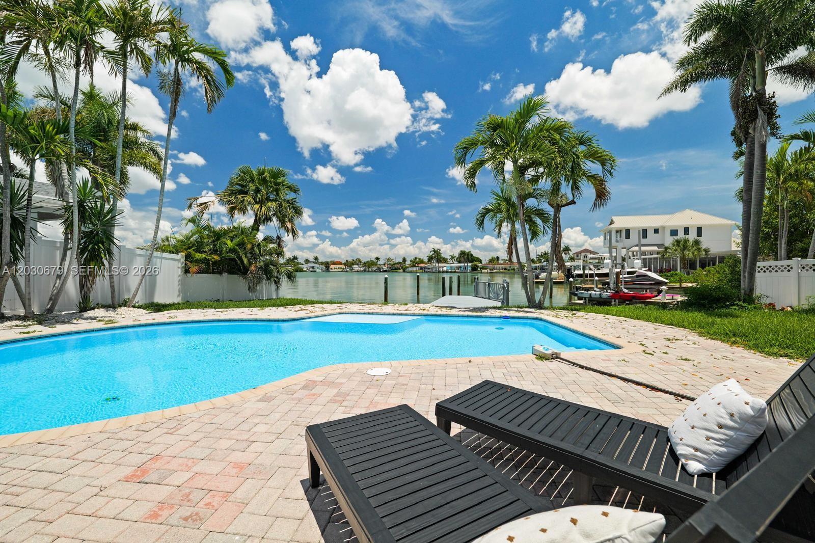 7905 9 Ave, Saint Petersburg, FL 33707 photo
