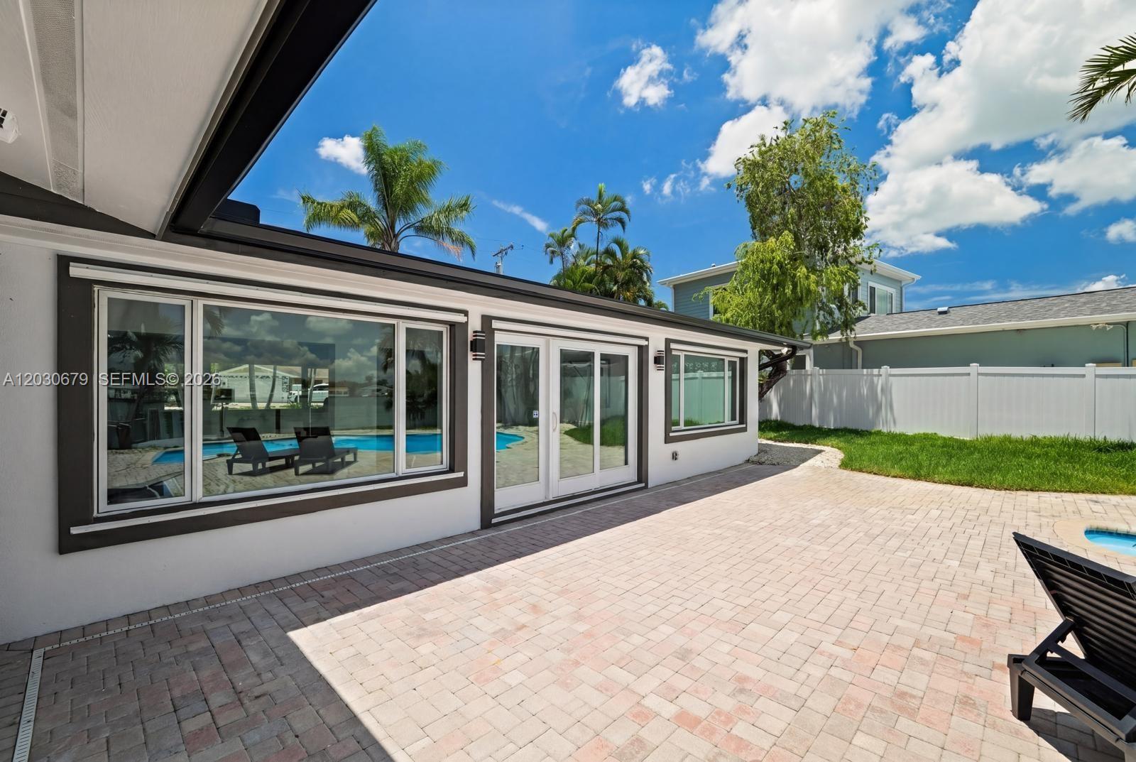 7905 9 Ave, Saint Petersburg, FL 33707 photo