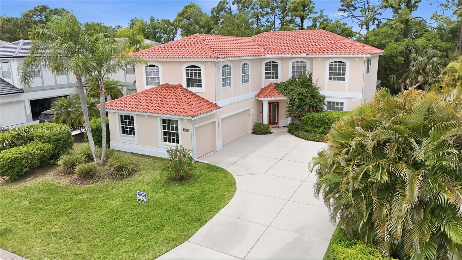 674 Clear Creek Dr, Sarasota, FL 34229