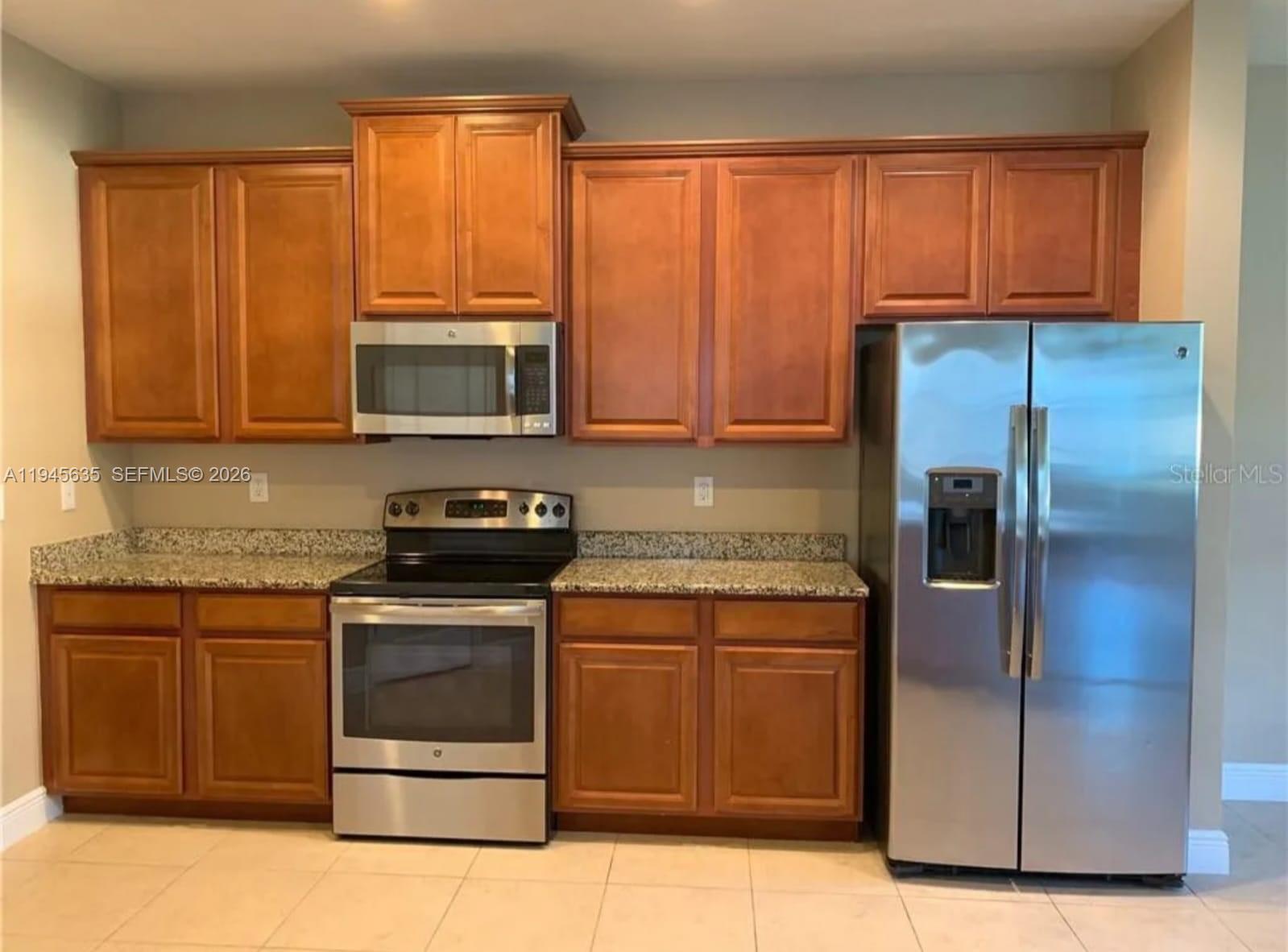 11016 Tahiti Isle Ln, Tampa, FL 33647 photo