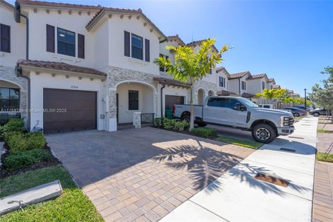 Townhouse in Homestead FL 11904 247th Ter.jpg