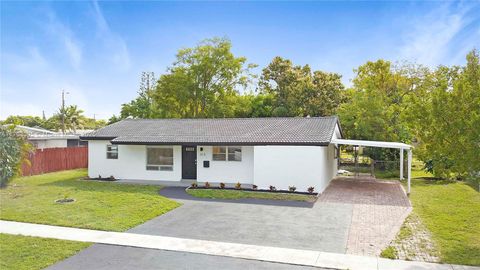 Single Family Residence in Deerfield Beach FL 610 NW 38th Ct.jpg