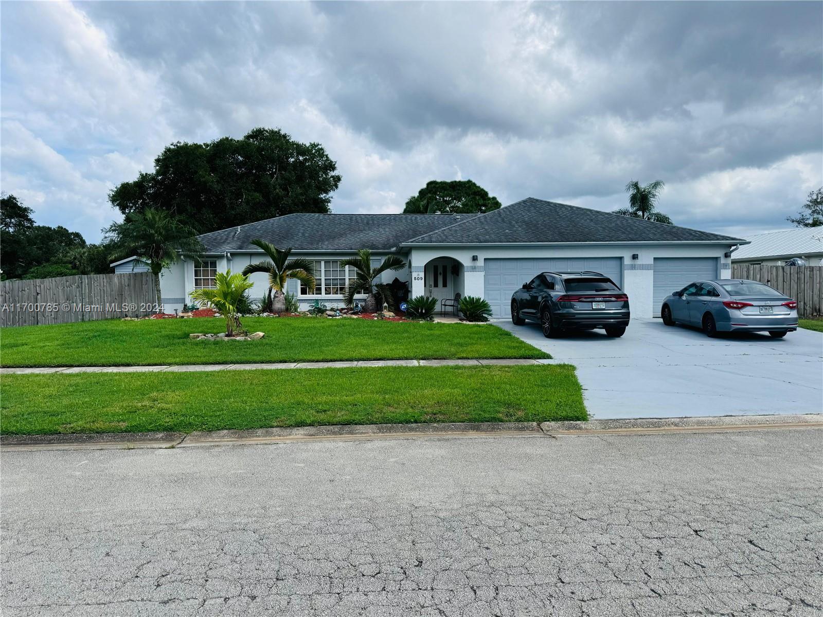 509 NE Solida Cir, Port Saint Lucie, FL 34983 photo