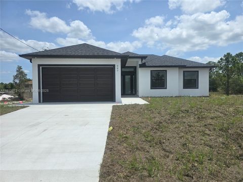 Single Family Residence in Lehigh Acres FL 987 Edgerton Ave.jpg