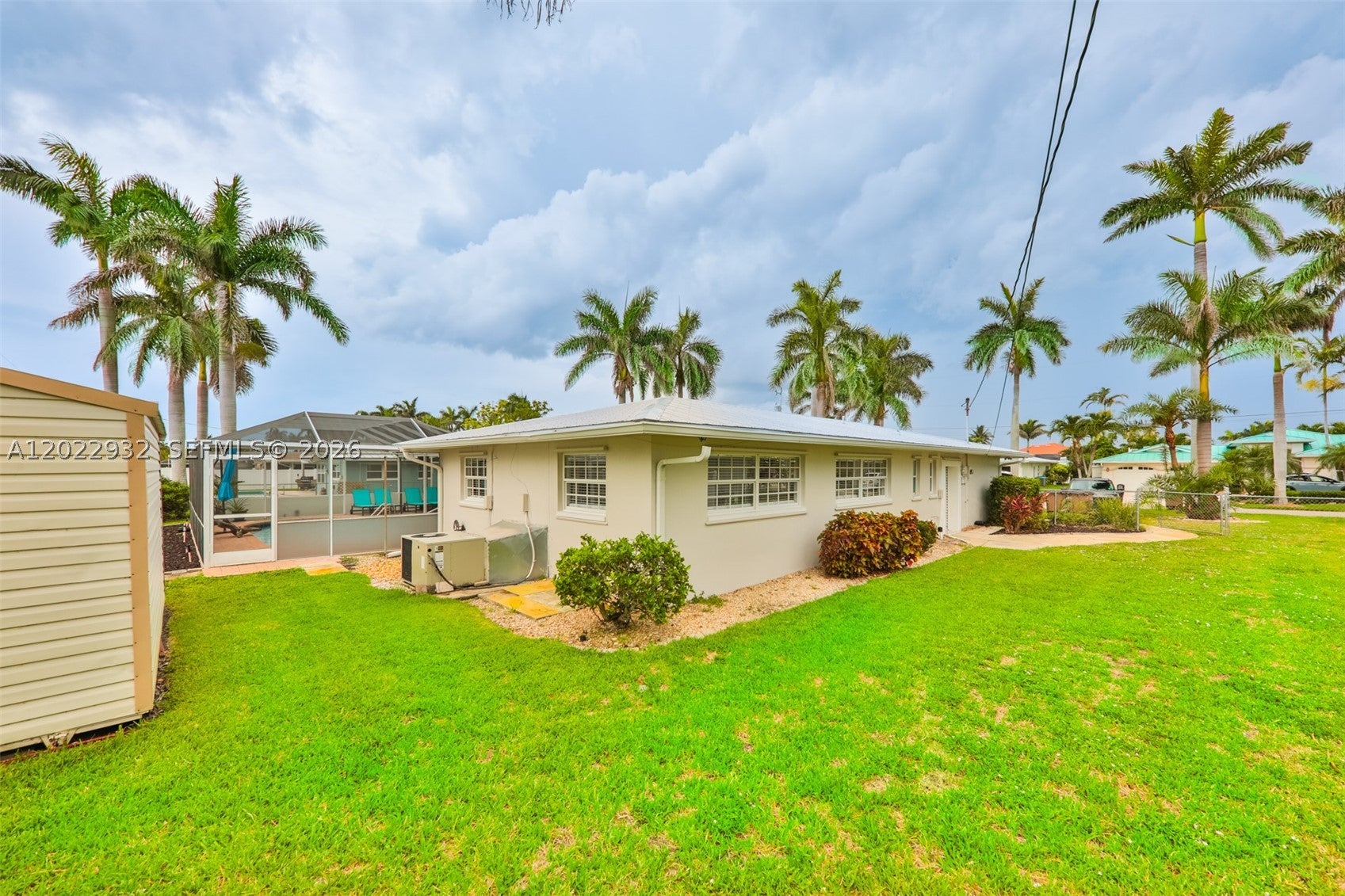 450 Bayshore Dr, Cape Coral, FL 33904 photo