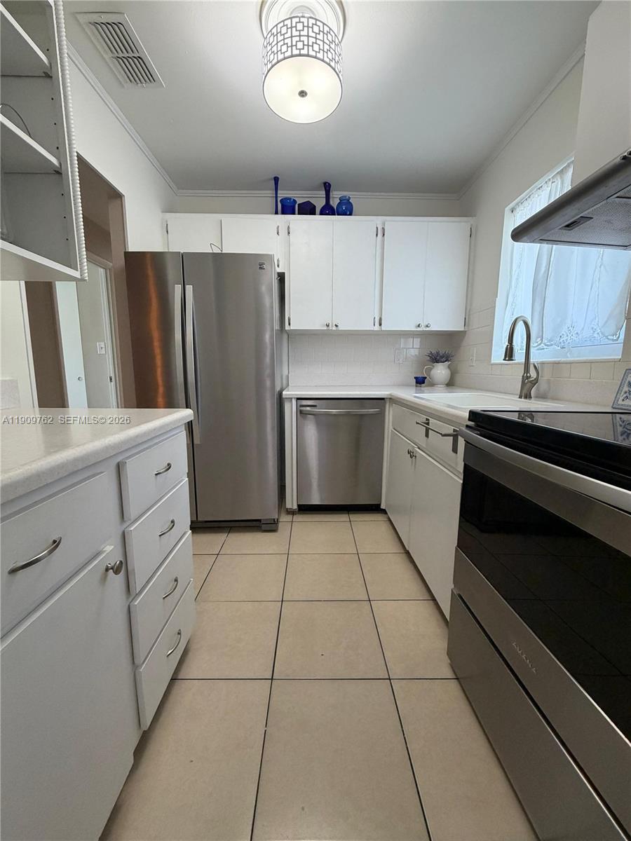 1832 Sunny Dr, Bradenton, FL 34207