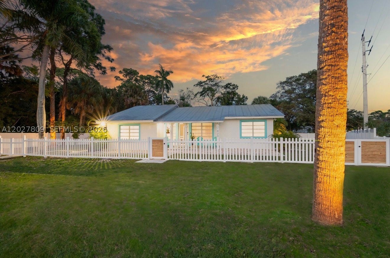 1023 7 St, Stuart, FL 34996