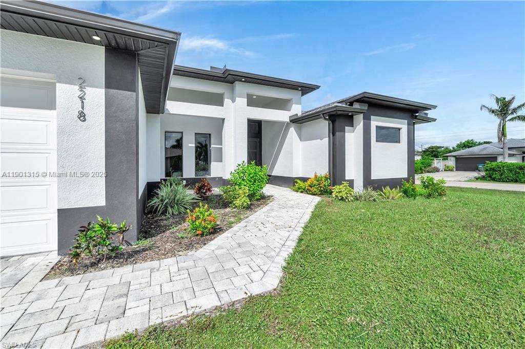 2218 SW 25 St, Cape Coral, FL 33914 photo