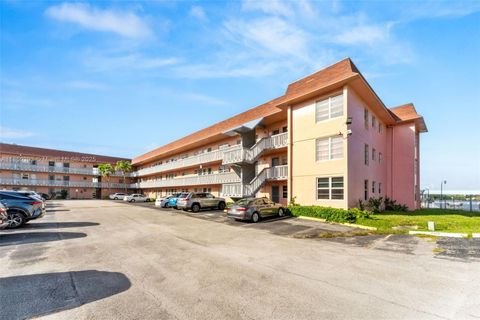 Condominium in Miami FL 18555 NE 14th Ave #613.jpg