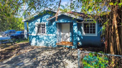 Single Family Residence in Miami FL 5313 NE 1st Ave.jpg