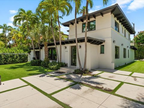 Single Family Residence in Miami Beach FL 2135 Bay Rd.jpg