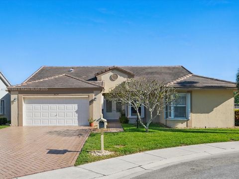 Single Family Residence in Lake Worth FL 4024 Summer Chase Ct.jpg
