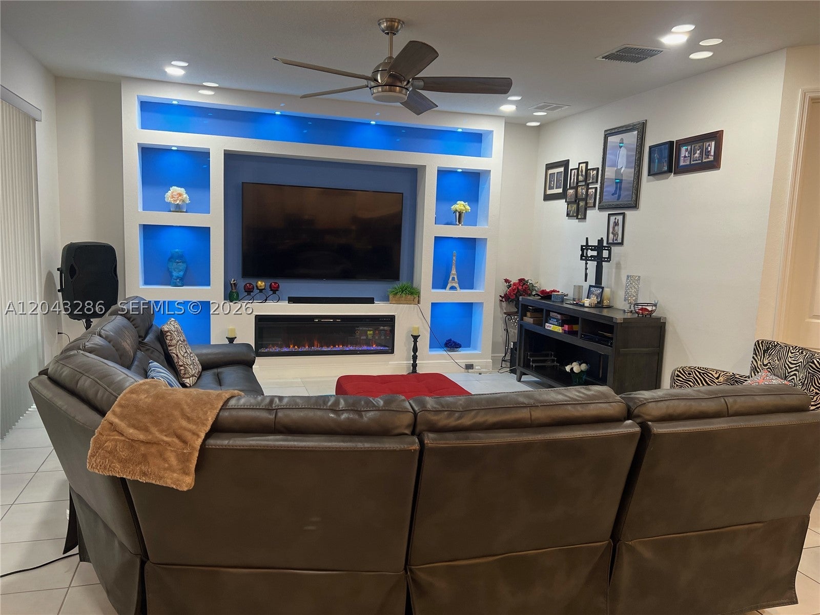 3855 Carrick Bend Dr, Kissimmee, FL 34746 photo