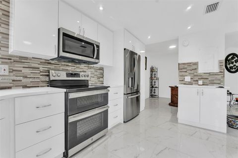 Condominium in Lake Worth FL 3661 Via Poinciana #206.jpg