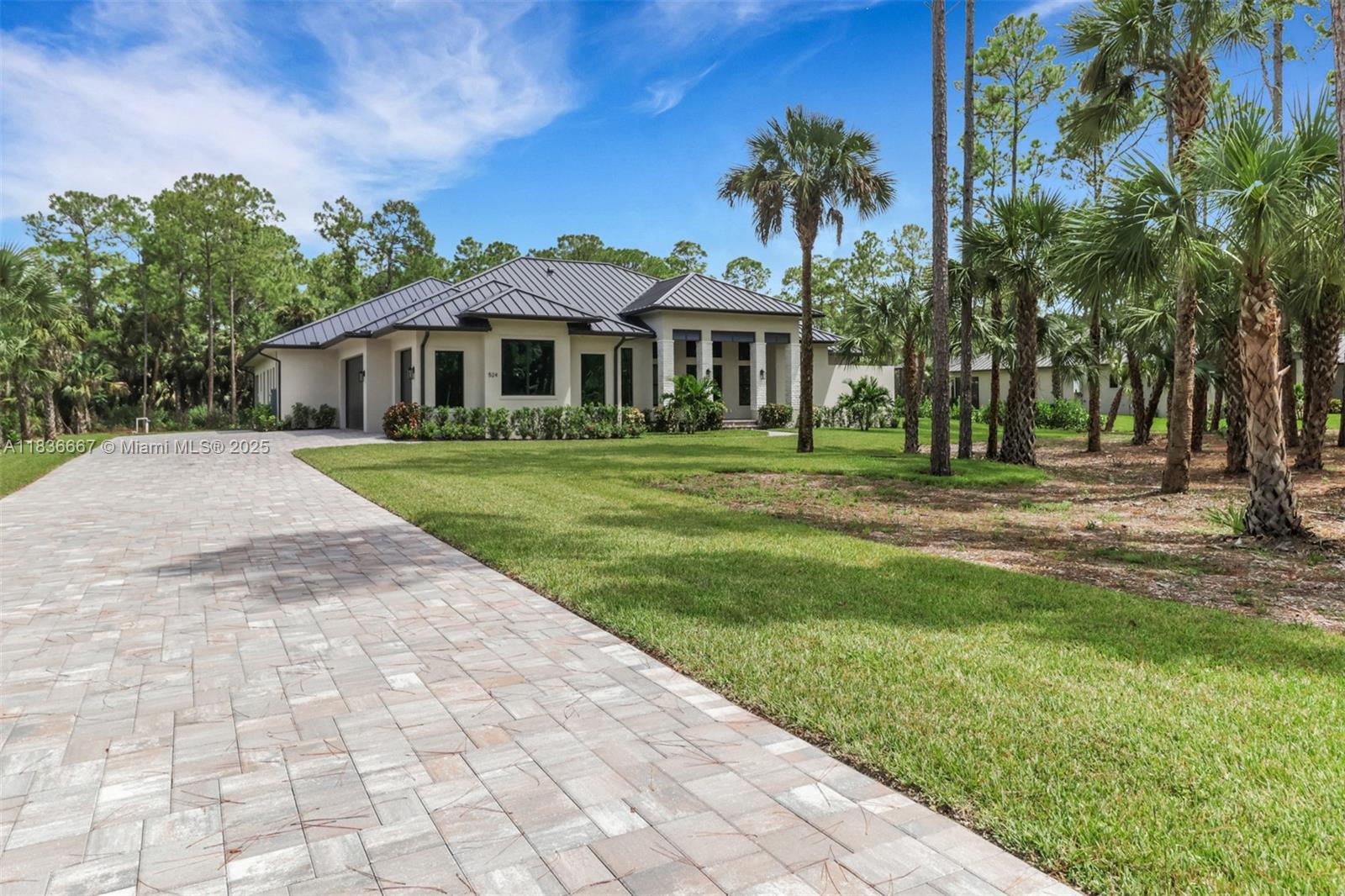 524 13 St, Naples, FL 34117