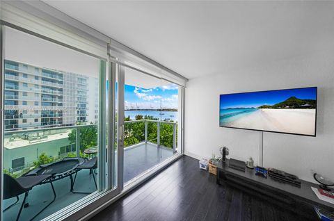 Condominium in Miami Beach FL 1000 West Ave.jpg