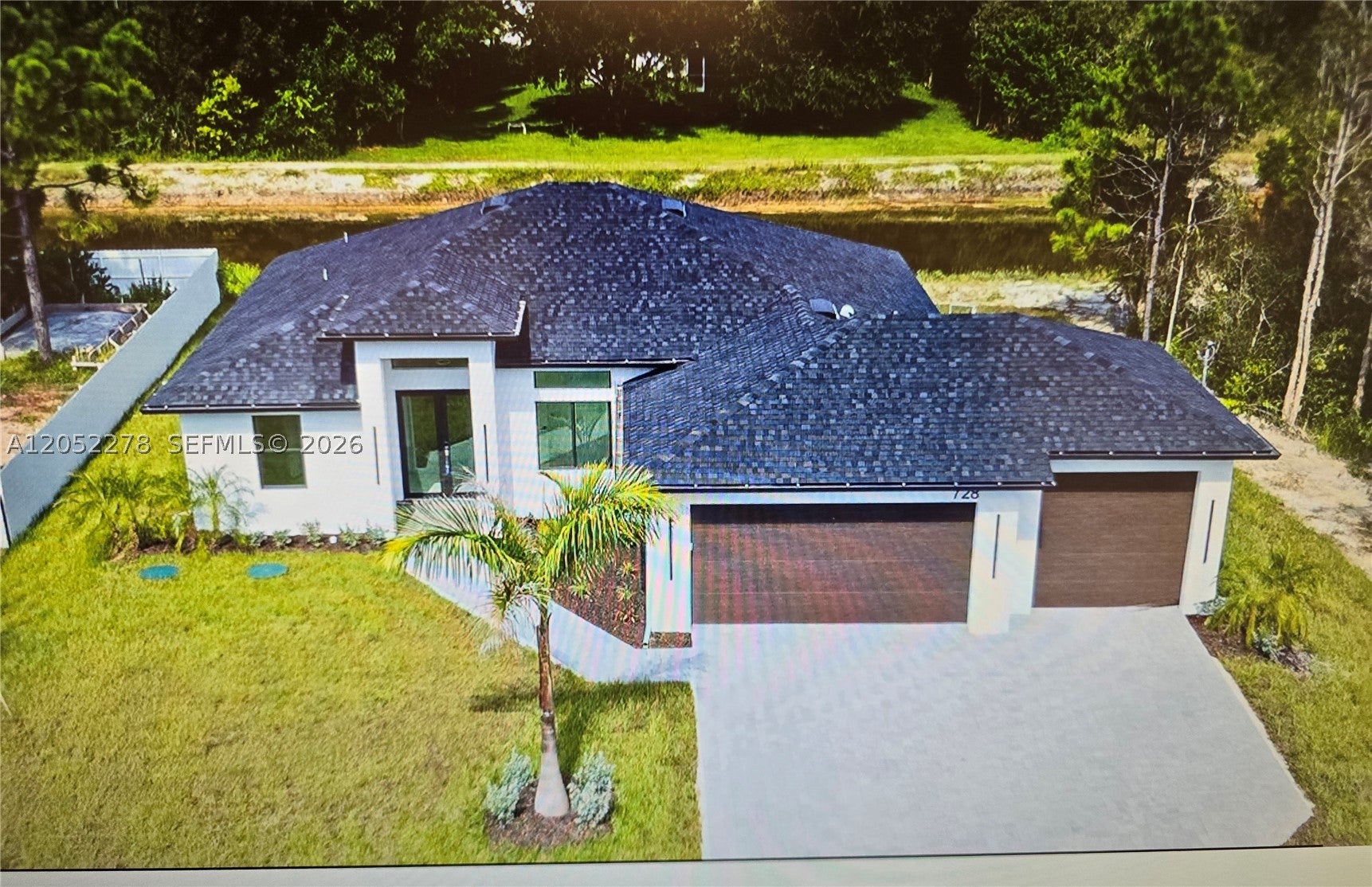 728 N Laplata Ave, Lehigh Acres, FL 33974 photo