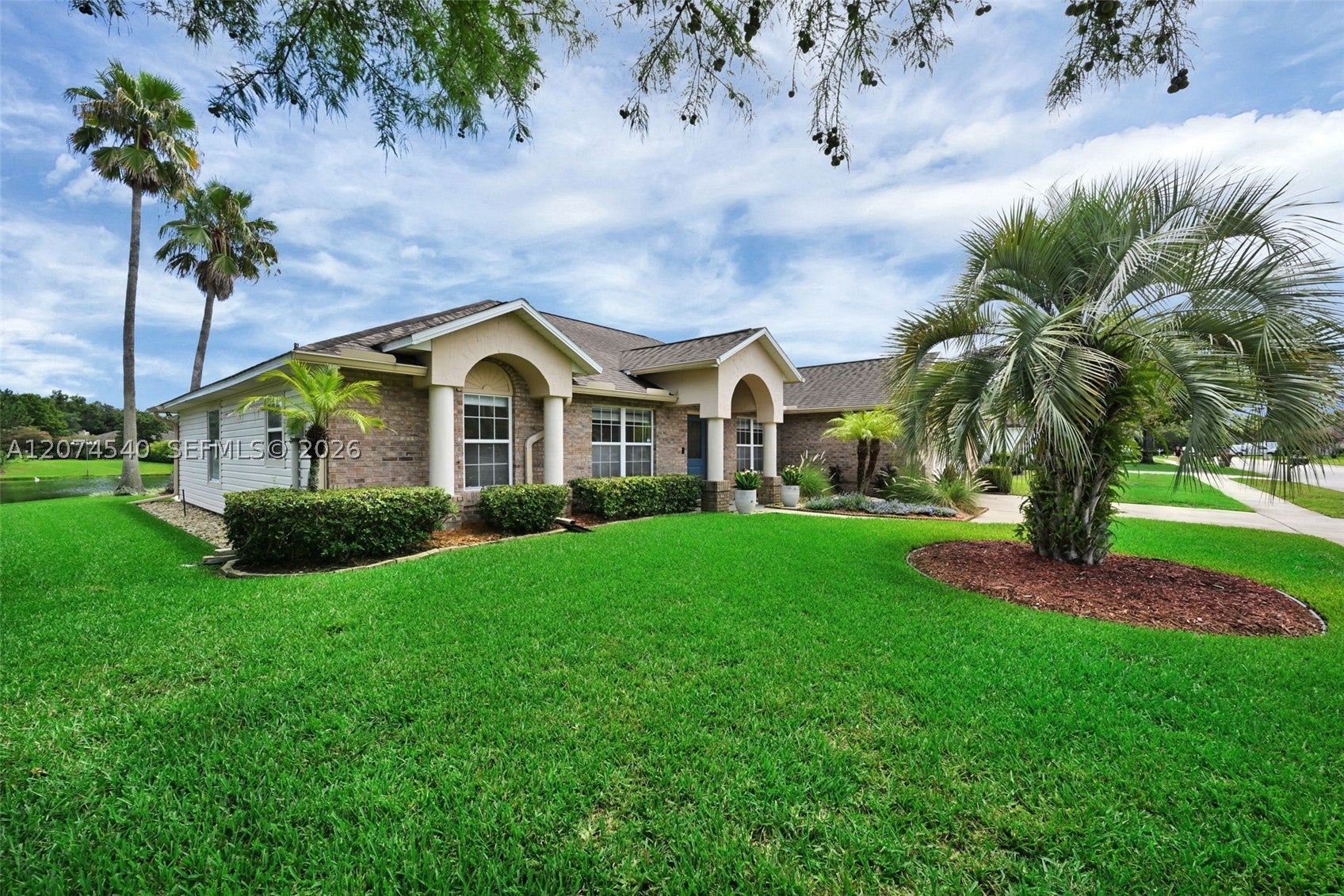 2059 E Forest Gate Dr, Jacksonville, FL 32246 photo