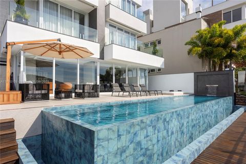 Single Family Residence in  SC Rua Deputado Walter Gomes 580 #14.jpg