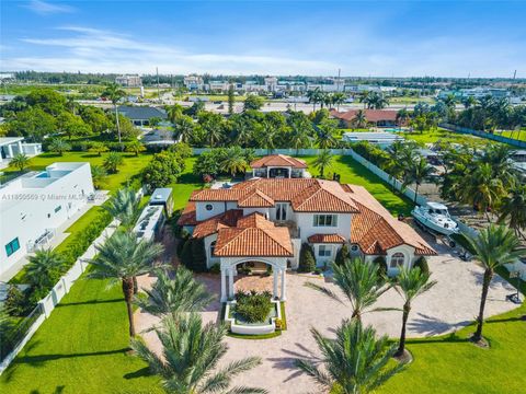 Single Family Residence in Hialeah Gardens FL 9861 NW 135th St.jpg