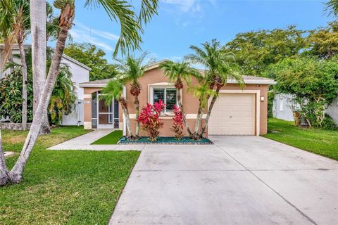 Single Family Residence in Deerfield Beach FL 4613 SW 12th St.jpg
