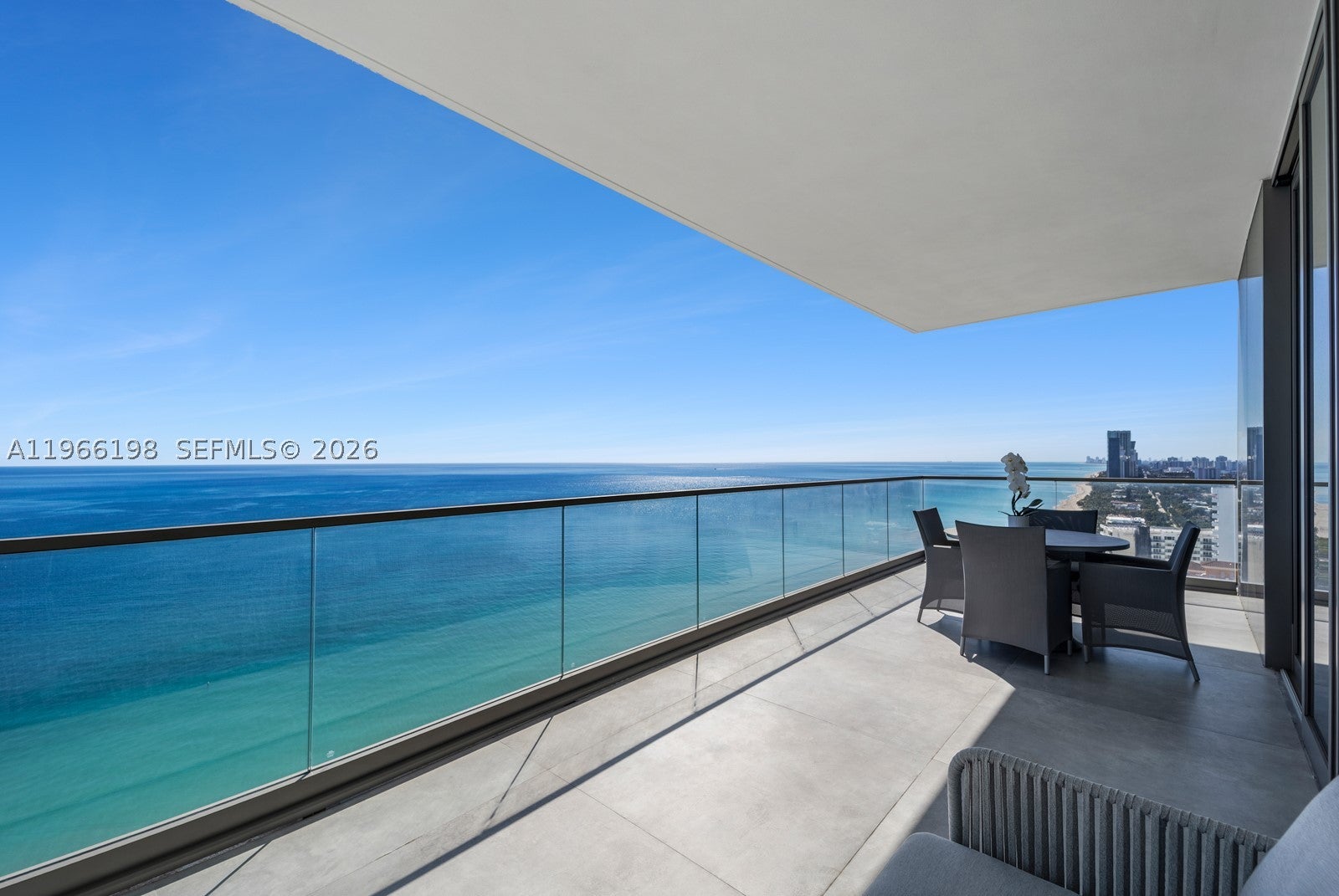 2000 Ocean Dr, Hallandale Beach, FL 33009