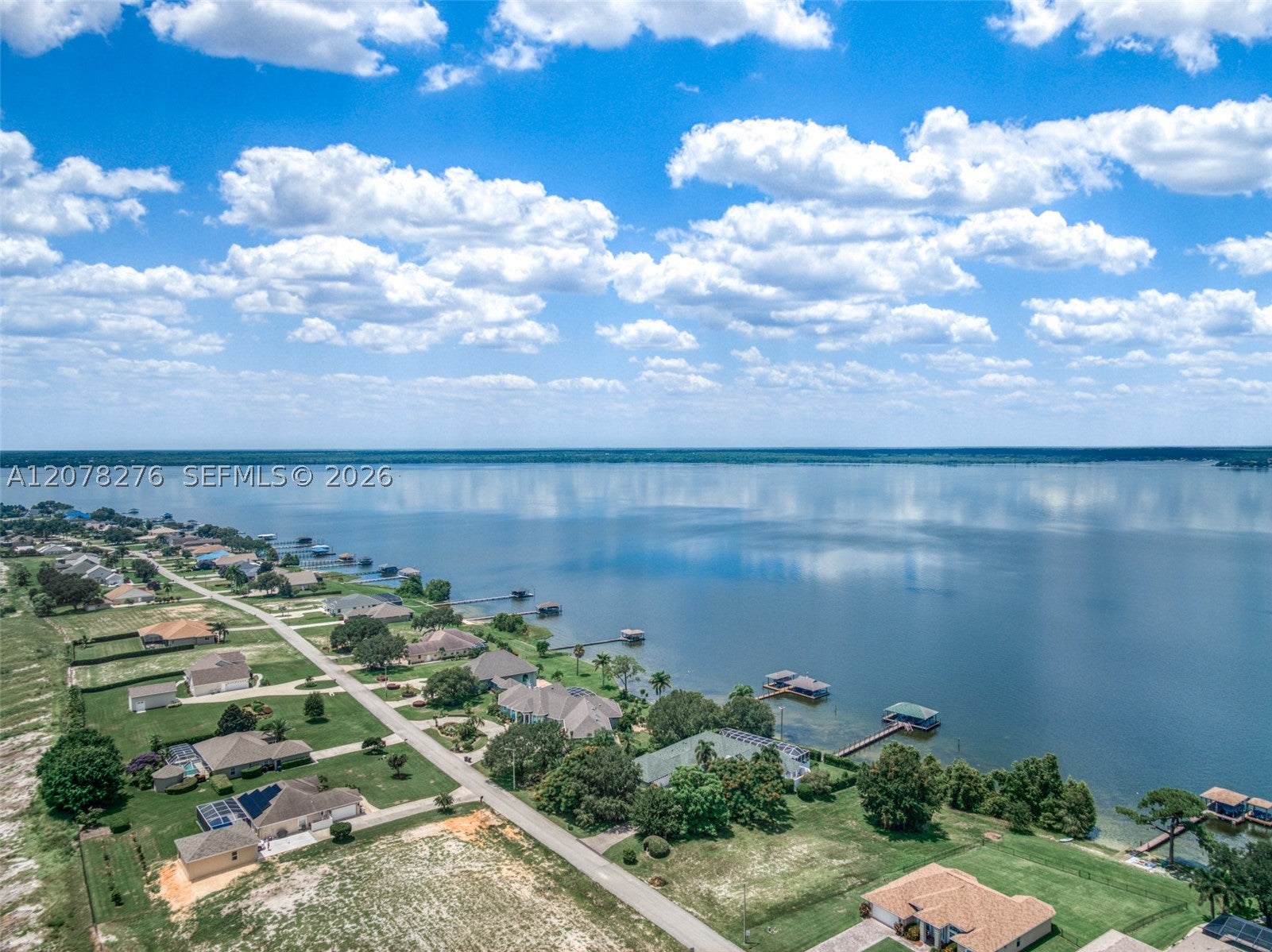 135 Sunset Pointe Blvd, Lake Placid, FL 33852 photo