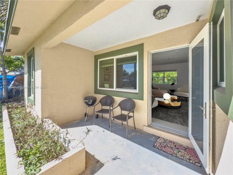 Single Family Residence in North Miami Beach FL 17250 NE 2nd Ct.jpg
