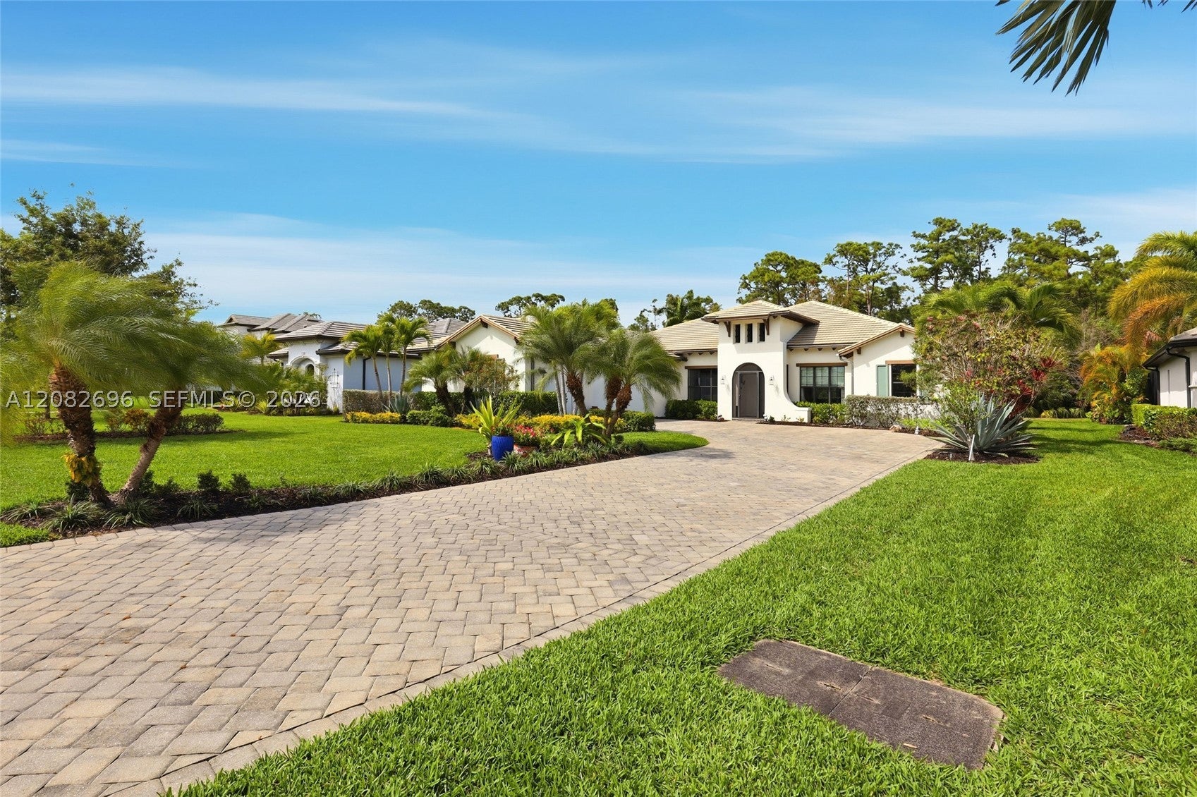 2303 Somerset Pl, Naples, FL 34120 photo