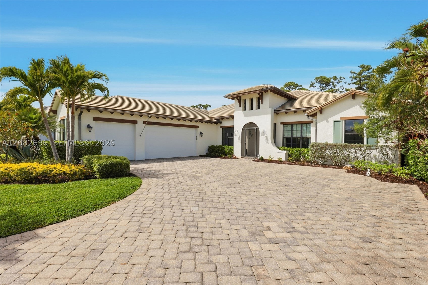 2303 Somerset Pl, Naples, FL 34120 photo