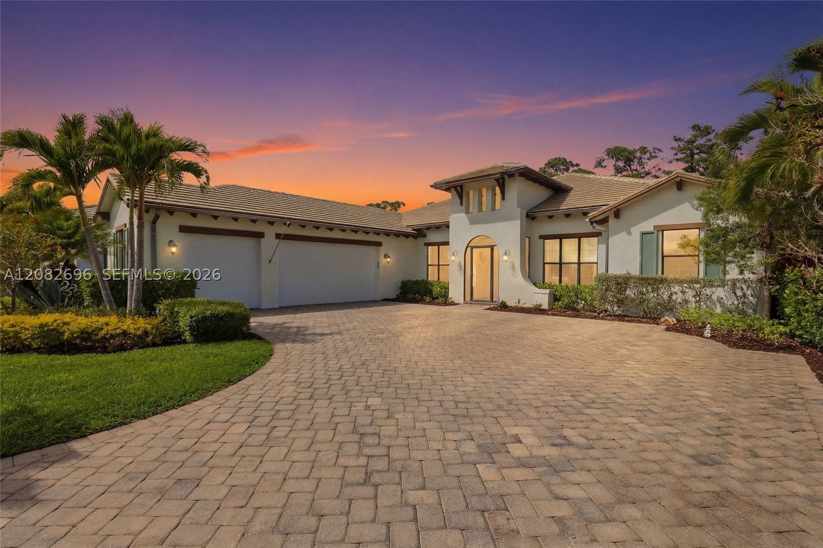 2303 Somerset Pl, Naples, FL 34120